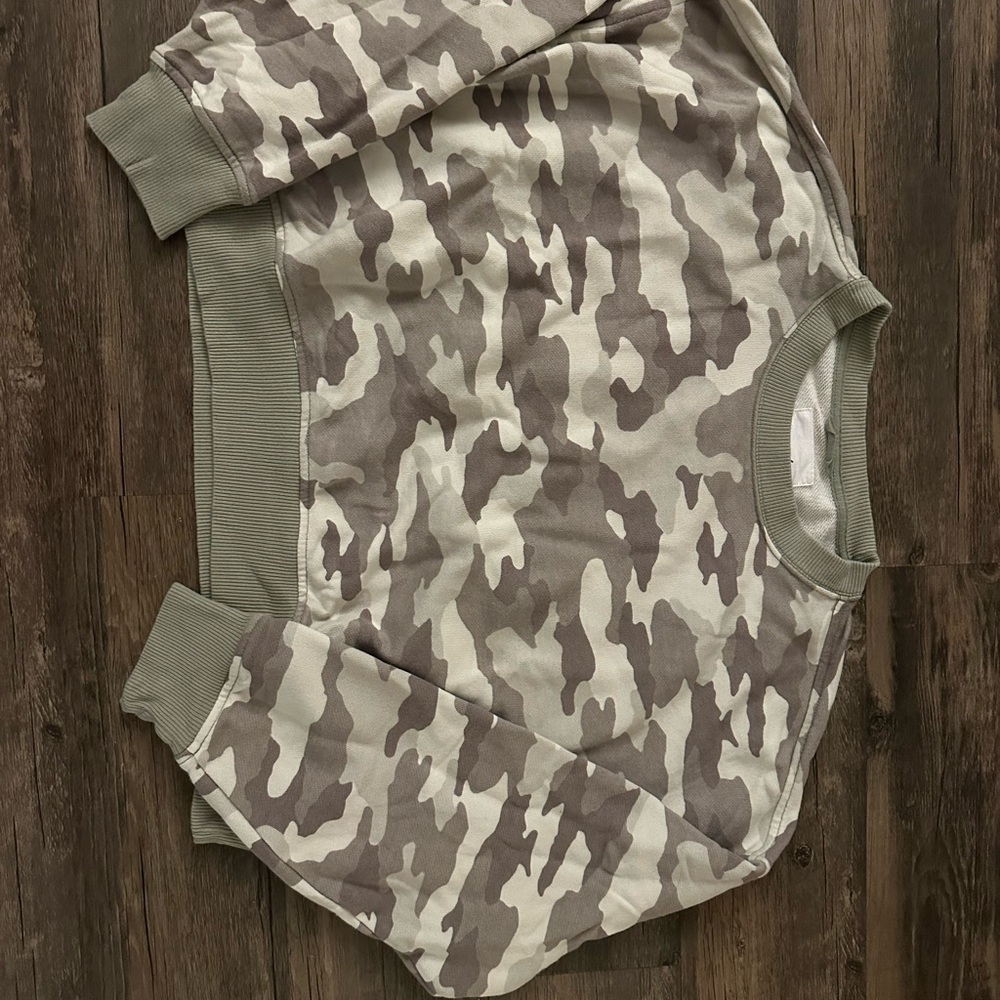aerie Olive and Cream Camo Pullover Sweatshirt